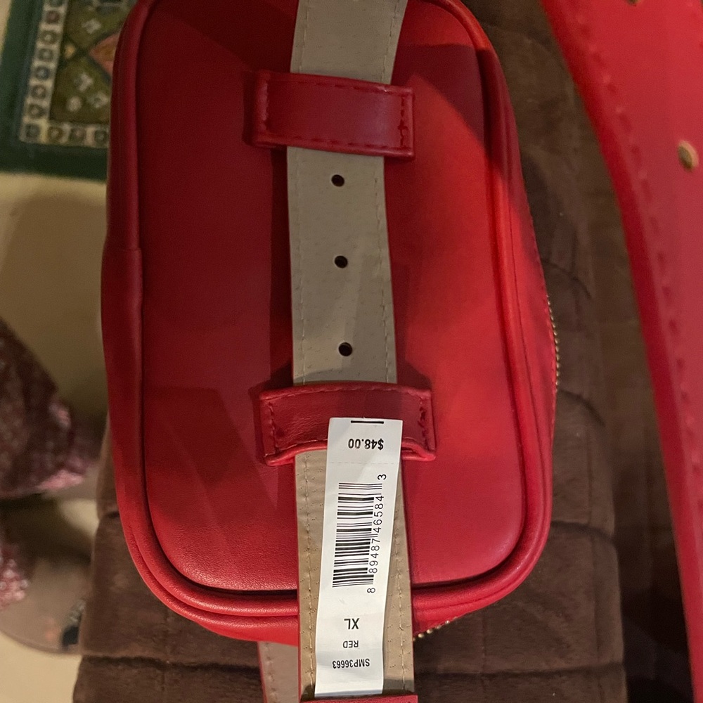 Steve Madden red fanny bag